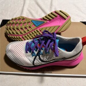 Nike Women's Trail Shoes - White, Pink, Purple